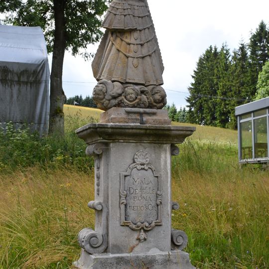 Statue of Madonna and Child in Bartošovice v Orlických horách
