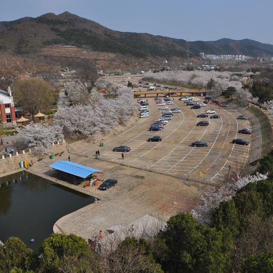 Longwangtang Subdistrict