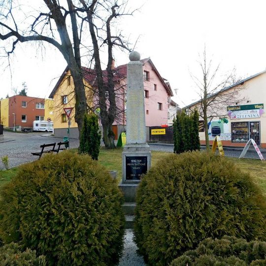 Pomník padlým na návsi Četníka J. Bojase ve Stránčicích