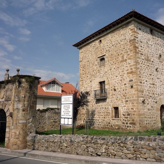 Casona de Espina con su torre y portalada