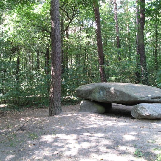 Drei Findlinge im Steinbergpark