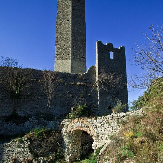 Torre longobarda pentagonale