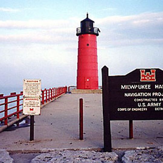 Milwaukee Pierhead Light