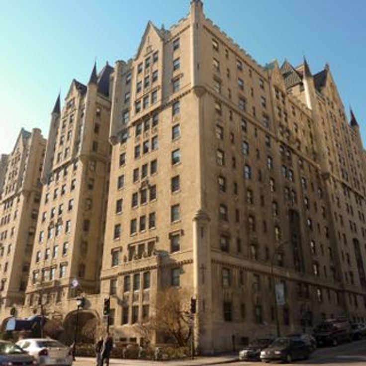 Le Château Apartments