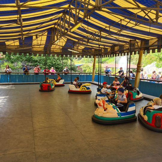 Les Petits Chars Tamponneurs