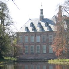 Kasteel Duivenvoorde: Vlotbrug over de vijver