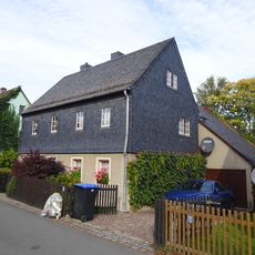 Wohnhaus mit Vorgarten Teichstraße 14