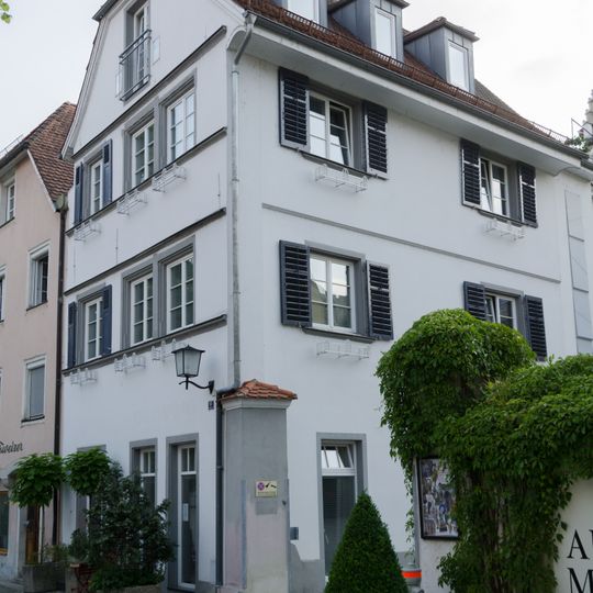 Wohn- und Geschäftshaus