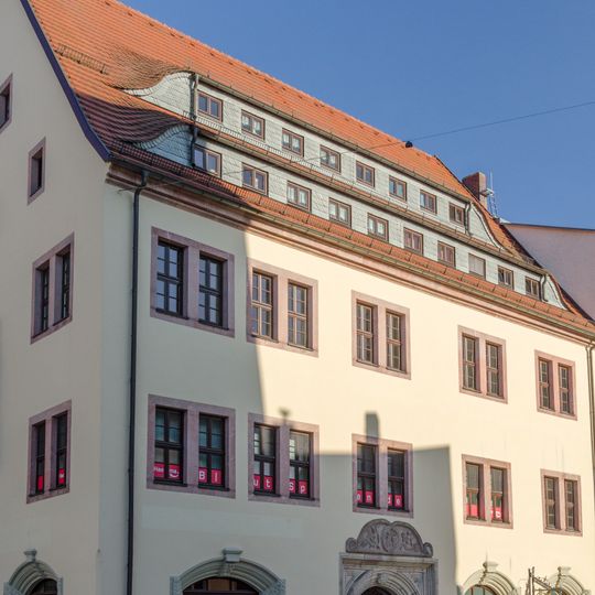 Wohnhaus in geschlossener Bebauung und Ecklage Weberstraße 1