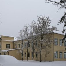 Школа, в которой учились Герои Советского Союза Н.К. Погодин и В.В. Мясников, генерал-майор (Петушки)