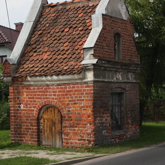 Kaplica św. Jerzego z otoczeniem 50 - 100 m