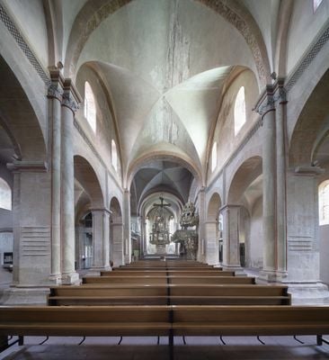 Interior 0