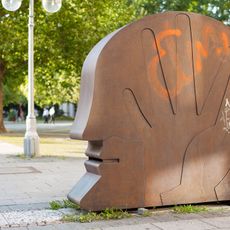 Head in Hand / Head with Twelve Eyes