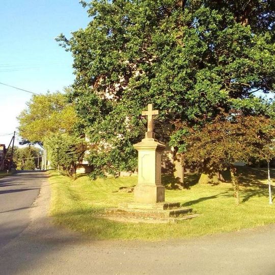 Kříž ve Svojetíně