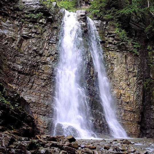 Maniava waterfall