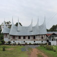 Rumah Gadang Ukiran Cino