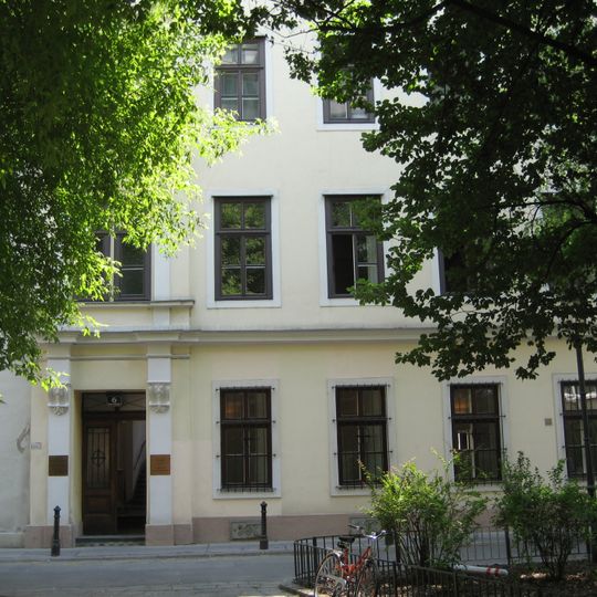 Alexander-Poch-Platz 6