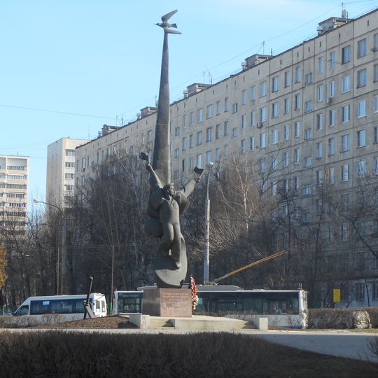 Solovets kursantlari yodgorligi Moskva, Solovetskix Yung maydoni