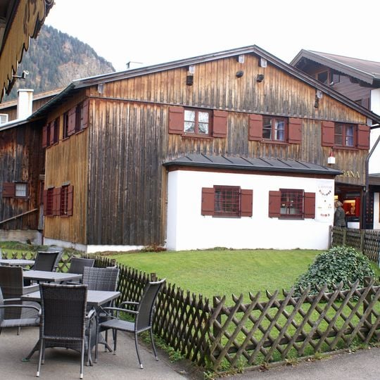 Wohnteil eines ehemaligen Kleinbauernhauses