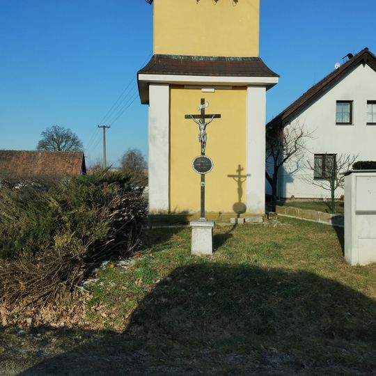 Kříž ve Vlkovicích u transformátoru