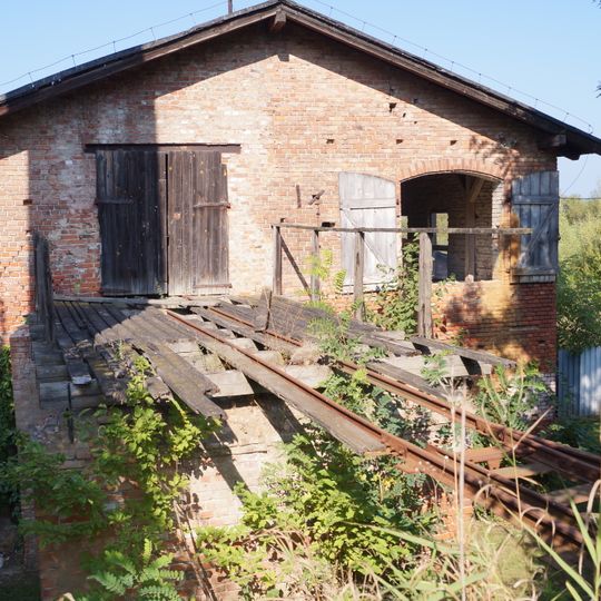 Wyrobownia z kominem