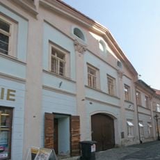 Mírové náměstí 50 a 51