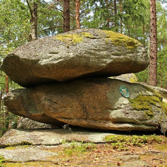Double balancing rock