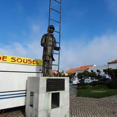 Estatua homenaje al bombero voluntario