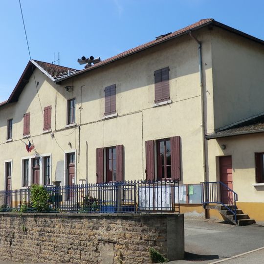 Town hall of Civrieux