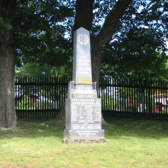 Pomník padlým v první světové válce u silnice v Moravském Kočově