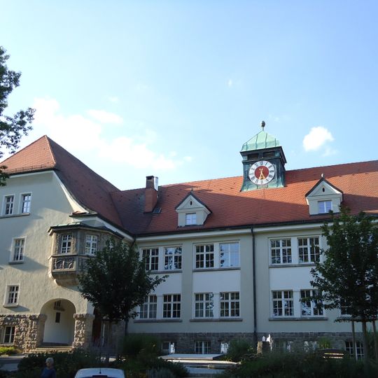 Ehemalige Luitpold-Schule, jetzt Amtsgebäude III des Landratsamtes