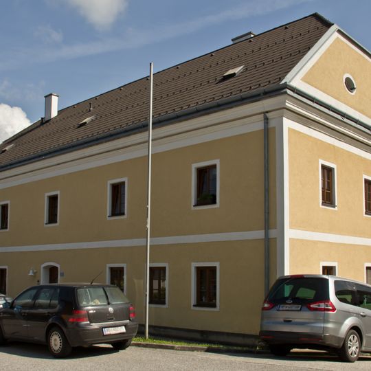 Miethaus, ehemaliges Spital
