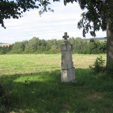 Pomník padlým v první světové válce u silnice jižně od Strojetic