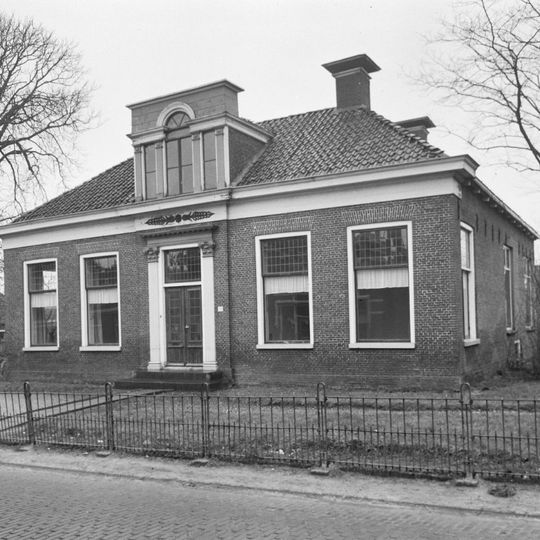 Hervormde kerk, voorm. pastorie