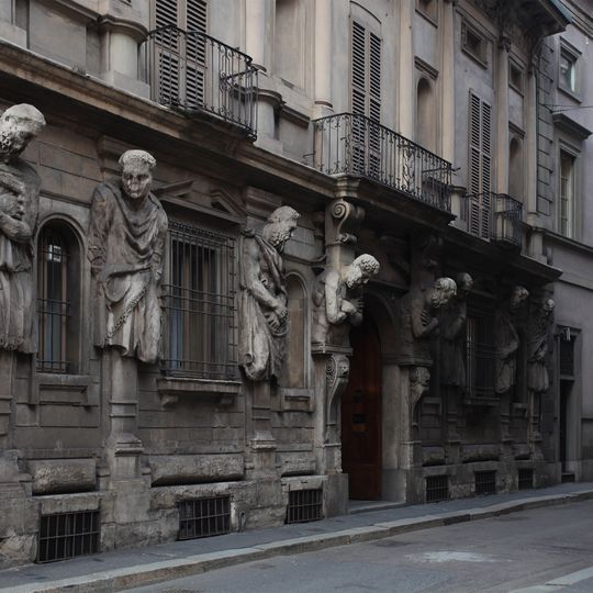 Casa degli Omenoni
