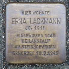 Stolperstein en memoria de Erna Lackmann