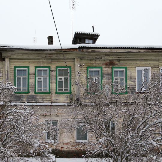 Дом жилой. В этом доме в 1927-1935 гг. жил Герой Советского Союза А.Ф. Мошин