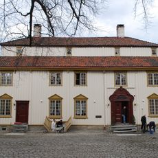 Bakke gård