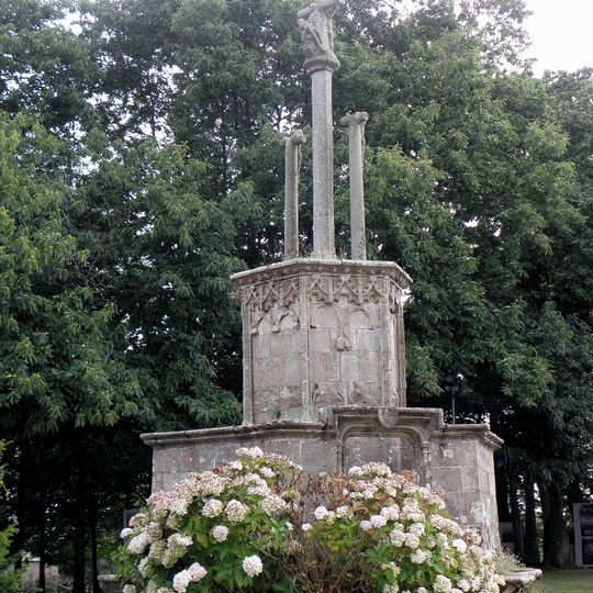 Calvaire de l'Église Notre-Dame de Runan