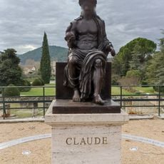 Claude