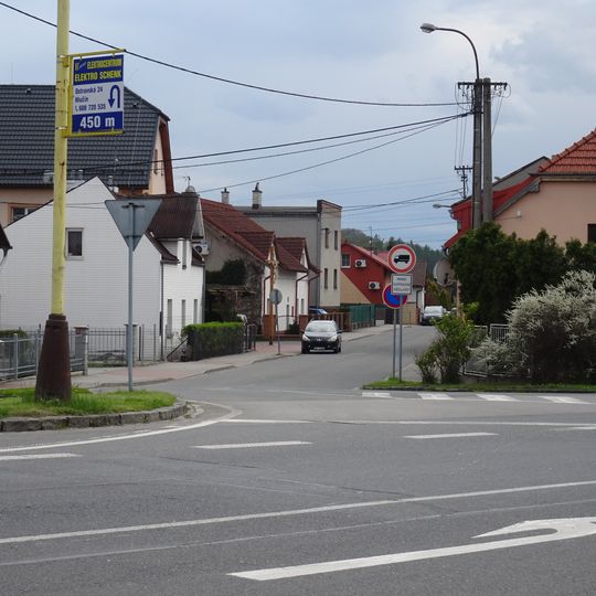 Kříž v Hlučíně v ulici Dlouhoveská