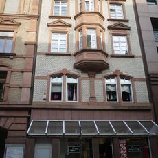 Wohn- und Geschäftshaus