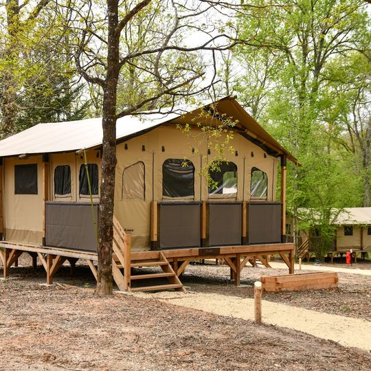 Camping du Lac de Neufont