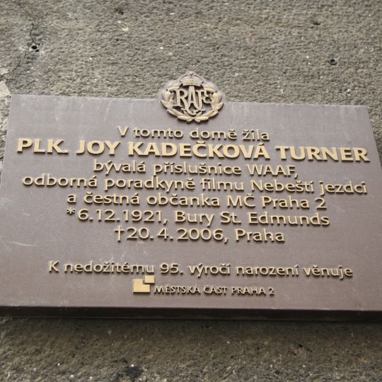 Pamětní deska Joy Kadečkové Turner