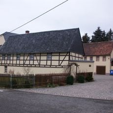 Südliches Seitengebäude eines Vierseithofes Lunzenauer Straße 72