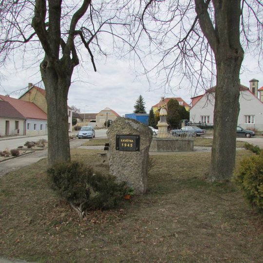 Památník osvobození ve Starém Hobzí