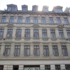 Mietshaus Kapellenstraße 8