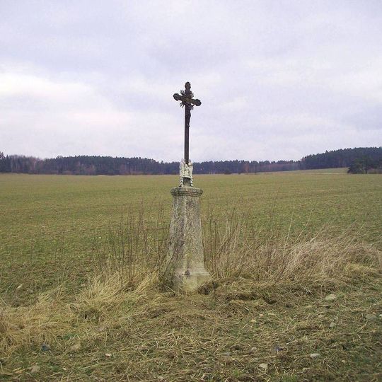 Kříž v poli nad Sedlcem