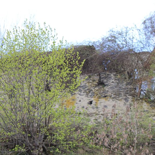 Überbauter Rest eines ehem. Wehrturmes und Wehrmauer