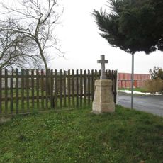 Kříž u Kvíčovic u silnice